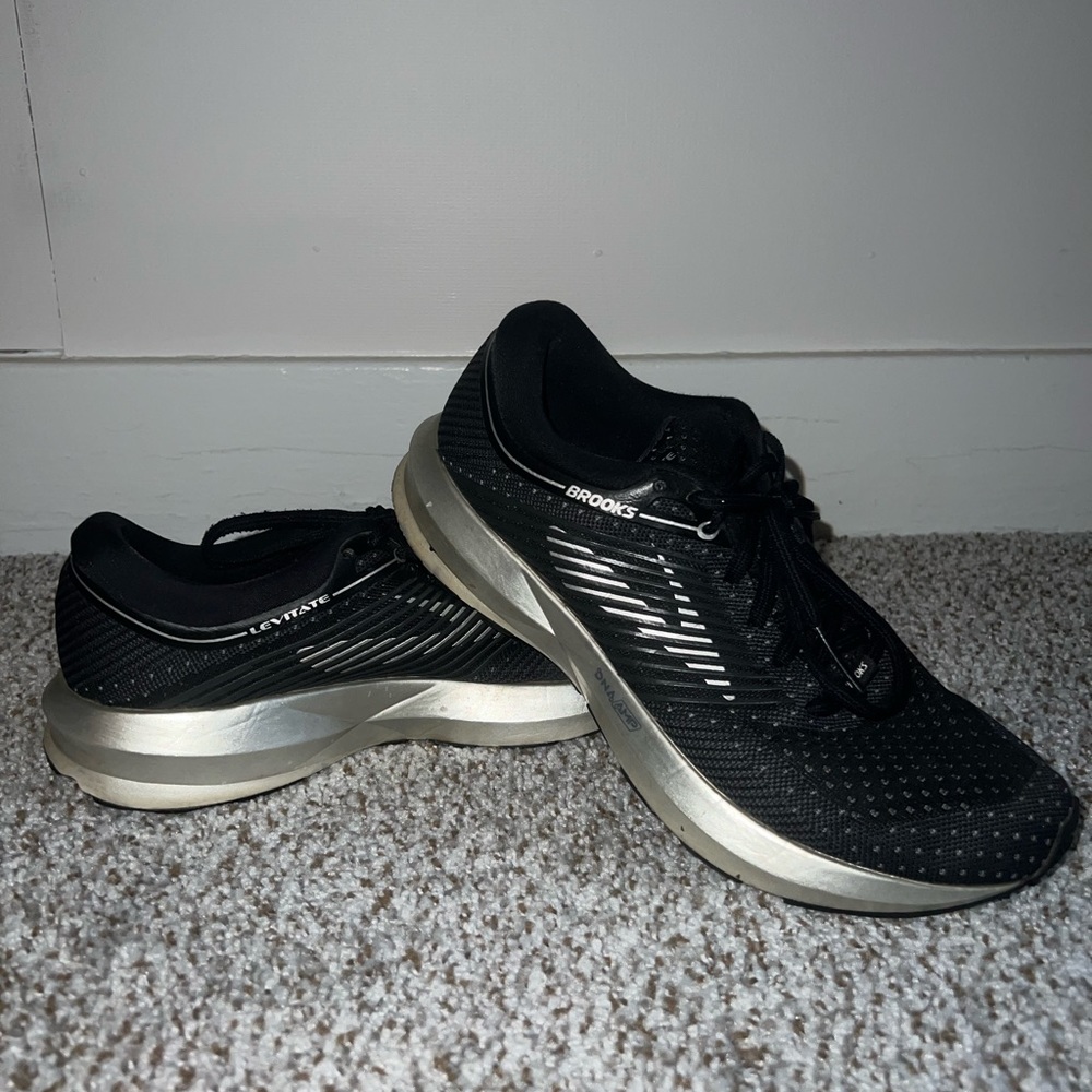 Brooks Levitate Shoes